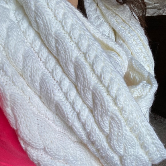 NWT Michael Kors French Chunky Cable Knit Infinity Scarf - Picture 12 of 12